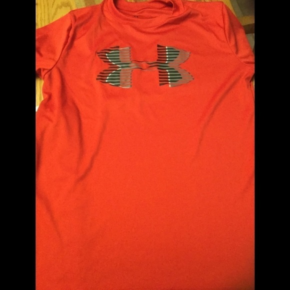 Under Armour Other - under armour Youth Large Red Top heatgear ECU